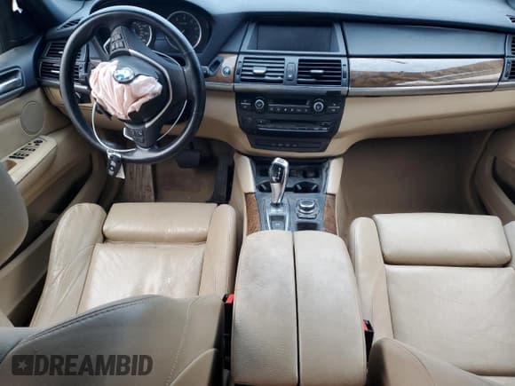 ✅ 2012 BMW X6 35i • VIN: 5UXFG2C52CL779105 • Lot: 84900895. Wystawiony na Copart z przebiegiem Nie podano. Bezpłatny archiwum sprzedaży aukcyjnych z USA i szczegółowy raport historii pojazdu na DreamBid. Zdjęcie 8.