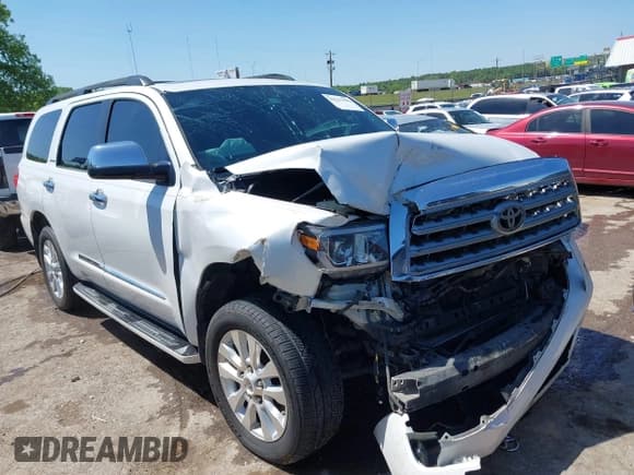 ✅ 2008 Toyota Sequoia Platinum • VIN: 5TDZY67A78S004461 • Lot: 42225931. Wystawiony na IAAI z przebiegiem 302 138 mil. Bezpłatny archiwum sprzedaży aukcyjnych z USA i szczegółowy raport historii pojazdu na DreamBid. Zdjęcie 1.