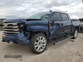 ✅ 2022 Chevrolet Silverado 1500 High Country • VIN: 1GCPAFED9NZ631102 • Лот: 71194294. Опубликован ранее на Copart с пробегом 48 027 миль. Бесплатный доступ к архиву аукционных продаж из США и подробный отчёт об истории автомобиля на DreamBid. Изображение 1.