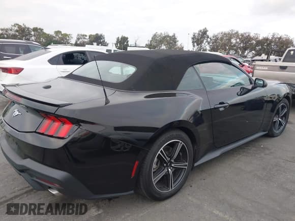 ✅ 2024 Ford Mustang EcoBoost Premium • VIN: 1FAGP8UH7R5136348 • Lot: 43627960. Wystawiony na IAAI z przebiegiem 36 005 mil. Bezpłatny archiwum sprzedaży aukcyjnych z USA i szczegółowy raport historii pojazdu na DreamBid. Zdjęcie 4.