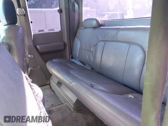 1998 Chevrolet Silverado 1500 z VIN 1GCEK19R4WR121755, wystawiony jako IAAI lot #43477168 z przebiegiem 179 245 mil mil oraz . Historia ofert i sprzedaży dostępna na DreamBid. Obrazek 8.