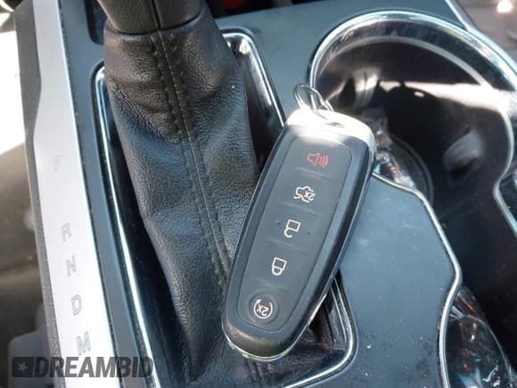 ✅ 2015 Ford Explorer Limited • VIN: 1FM5K8F83FGC70010 • Lot: 41990952. Wystawiony na IAAI z przebiegiem 138 037 mil. Bezpłatny archiwum sprzedaży aukcyjnych z USA i szczegółowy raport historii pojazdu na DreamBid. Zdjęcie 11.