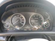 ✅ 2016 BMW 5 Series 528i • VIN: WBA5A5C54GG351015 • Lot: 87009475. Wystawiony na Copart z przebiegiem 83 680 mil. Bezpłatny archiwum sprzedaży aukcyjnych z USA i szczegółowy raport historii pojazdu na DreamBid. Zdjęcie 9.