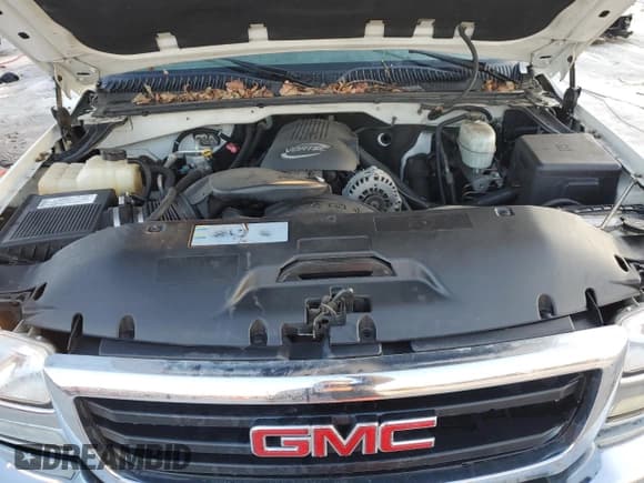 ✅ 2007 GMC Sierra 1500HD SLT • VIN: 1GTGK13U07F197479 • Lot: 42633675. Wystawiony na Copart z przebiegiem 244 876 mil. Bezpłatny archiwum sprzedaży aukcyjnych z USA i szczegółowy raport historii pojazdu na DreamBid. Zdjęcie 11.