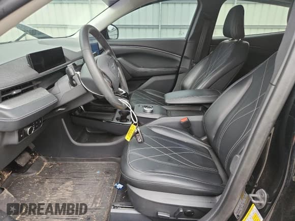 ✅ 2023 Ford Mustang Mach-E Select • VIN: 3FMTK1RMXPMA40527 • Лот: 89671265. Опубликован ранее на Copart с пробегом 31 067 миль. Бесплатный доступ к архиву аукционных продаж из США и подробный отчёт об истории автомобиля на DreamBid. Изображение 7.