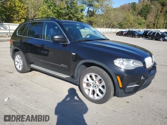 ✅ 2013 BMW X5 xDrive35d • VIN: 5UXZW0C50D0B91861 • Лот: 85866965. Опубликован ранее на Copart с пробегом 164 496 миль. Бесплатный доступ к архиву аукционных продаж из США и подробный отчёт об истории автомобиля на DreamBid. Изображение 4.