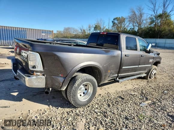 ✅ 2016 Ram 3500 Laramie • VIN: 3C63RRJL8GG365975 • Lot: 86105235. Wystawiony na Copart z przebiegiem 90 911 mil. Bezpłatny archiwum sprzedaży aukcyjnych z USA i szczegółowy raport historii pojazdu na DreamBid. Zdjęcie 3.