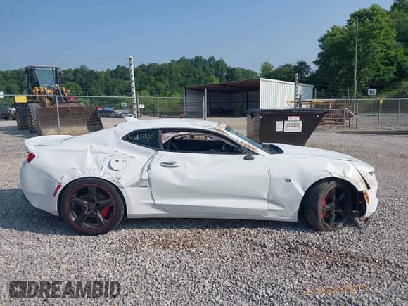 ✅ 2016 Chevrolet Camaro 2LT • VIN: 1G1FD1RS4G0157056 • Lot: 42462106. Wystawiony na IAAI z przebiegiem 86 192 mil. Bezpłatny archiwum sprzedaży aukcyjnych z USA i szczegółowy raport historii pojazdu na DreamBid. Zdjęcie 14.