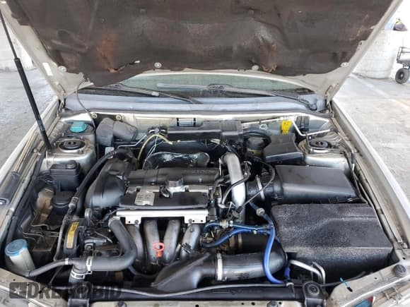 ✅ 2001 Volvo V40 • VIN: YV1VW29571F734092 • Lot: 66326375. Wystawiony na Copart z przebiegiem 237 390 mil. Bezpłatny archiwum sprzedaży aukcyjnych z USA i szczegółowy raport historii pojazdu na DreamBid. Zdjęcie 11.