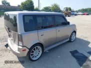 ✅ 2004 Scion xB • VIN: JTLKT324440161690 • Lot: 42835793. Wystawiony na IAAI z przebiegiem 210 308 mil. Bezpłatny archiwum sprzedaży aukcyjnych z USA i szczegółowy raport historii pojazdu na DreamBid. Zdjęcie 4.