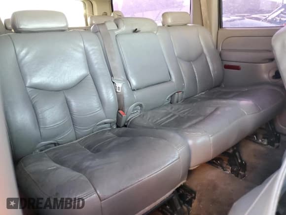 ✅ 2005 Chevrolet Suburban LS • VIN: 3GNEC16Z35G186832 • Лот: 79968144. Опубликован ранее на Copart с пробегом 237 942 миль. Бесплатный доступ к архиву аукционных продаж из США и подробный отчёт об истории автомобиля на DreamBid. Изображение 11.