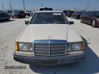 ✅ 1988 Mercedes-Benz 260 • VIN: WDBEA26D1JA665055 • Лот: 68353844. Опубликован ранее на Copart с пробегом 249 287 миль. Бесплатный доступ к архиву аукционных продаж из США и подробный отчёт об истории автомобиля на DreamBid. Изображение 5.