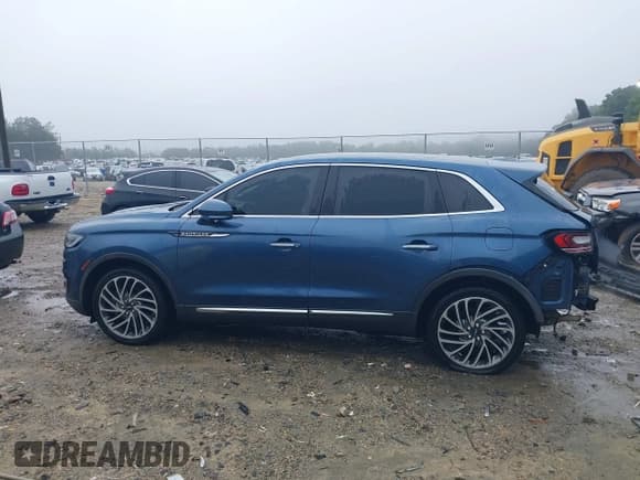 ✅ 2019 Lincoln Nautilus Reserve • VIN: 2LMPJ8L93KBL53791 • Lot: 39925917. Listed on IAAI with 54,939 mi. Free auction sales archive from the USA and detailed vehicle history report at DreamBid. Image 15.