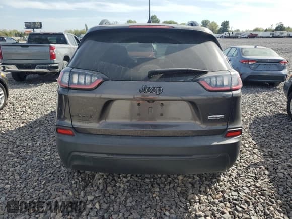 ✅ 2019 Jeep Cherokee Latitude Plus • VIN: 1C4PJMLBXKD140942 • Lot: 82192955. Wystawiony na Copart z przebiegiem 93 788 mil. Bezpłatny archiwum sprzedaży aukcyjnych z USA i szczegółowy raport historii pojazdu na DreamBid. Zdjęcie 6.