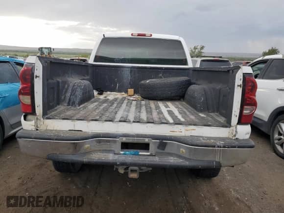 ✅ 2005 Chevrolet Silverado 1500 LS • VIN: 1GCEK19V85Z117154 • Lot: 64971274. Wystawiony na Copart z przebiegiem Nie podano mil. Skorzystaj z bezpłatnego archiwum sprzedaży aukcyjnych z USA i zobacz szczegółowy raport historii pojazdu na DreamBid. Zdjęcie 6.