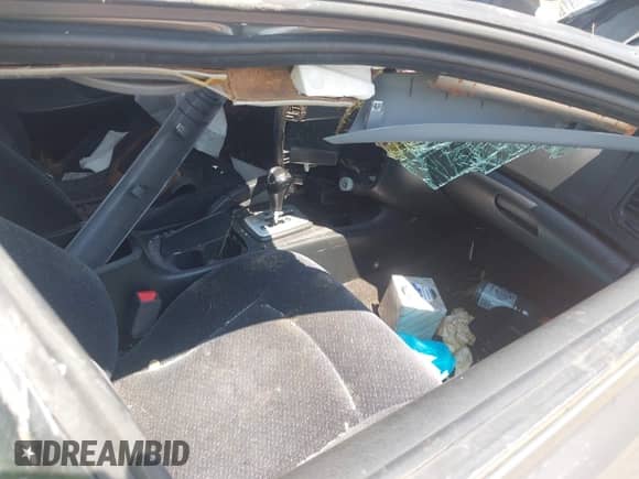 2004 Hyundai Sonata z VIN KMHWF25H84A015814, wystawiony jako IAAI lot #42665255 z przebiegiem Nie podano mil oraz . Historia ofert i sprzedaży dostępna na DreamBid. Obrazek 5.