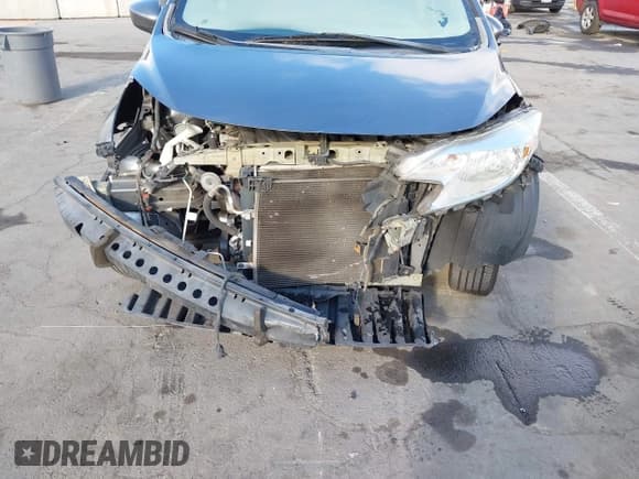 ✅ 2016 Nissan Note S • VIN: 3N1CE2CPXGL382766 • Lot: 43324593. Wystawiony na IAAI z przebiegiem 125 384 mil. Bezpłatny archiwum sprzedaży aukcyjnych z USA i szczegółowy raport historii pojazdu na DreamBid. Zdjęcie 6.