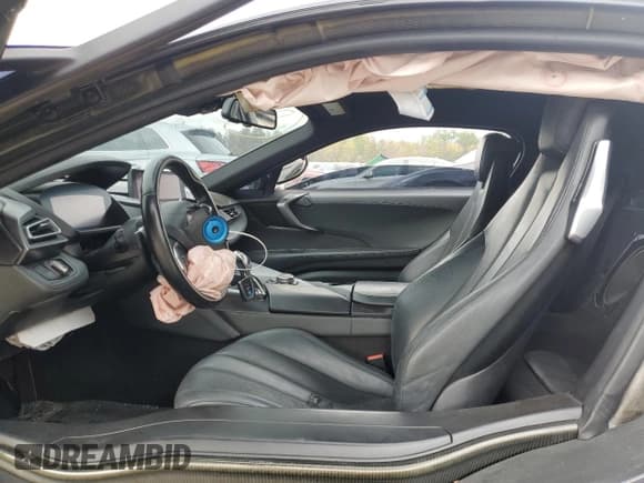 ✅ 2015 BMW i8 • VIN: WBY2Z2C53FV674591 • Лот: 86813955. Опубликован ранее на Copart с пробегом Не указан. Бесплатный доступ к архиву аукционных продаж из США и подробный отчёт об истории автомобиля на DreamBid. Изображение 7.