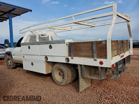 ✅ 2007 Chevrolet Silverado 1500 • VIN: 1GBJC34U77E134385 • Лот: 93239715. Опубликован ранее на Copart с пробегом 196 089 миль. Бесплатный доступ к архиву аукционных продаж из США и подробный отчёт об истории автомобиля на DreamBid. Изображение 2.