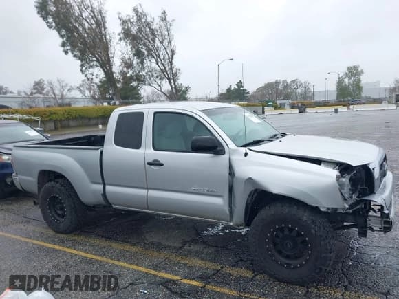 ✅ 2011 Toyota Tacoma • VIN: 5TFTX4CN3BX009700 • Lot: 41746280. Listed on IAAI with 148,170 mi. Free auction sales archive from the USA and detailed vehicle history report at DreamBid. Image 13.