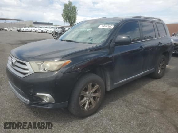 ✅ 2013 Toyota Highlander Plus • VIN: 5TDZK3EH3DS128026 • Лот: 71488565. Опубликован ранее на Copart с пробегом 217 461 миль. Бесплатный доступ к архиву аукционных продаж из США и подробный отчёт об истории автомобиля на DreamBid. Изображение 1.