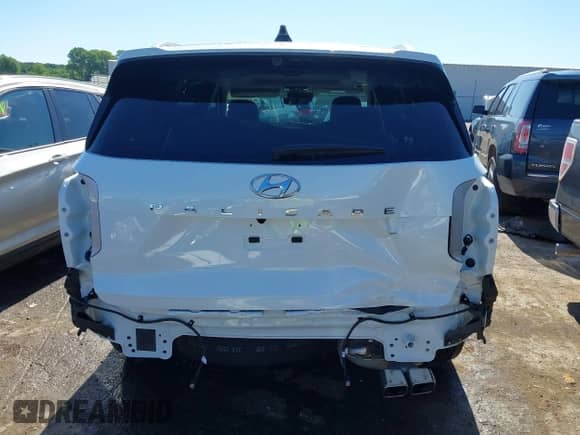 2025 Hyundai Palisade Calligraphy with VIN KM8R74GE0SU828200, listed as a IAAI auction lot 42393077 with 4,898 mi miles and . Bid and sale history available at DreamBid. Image 17.