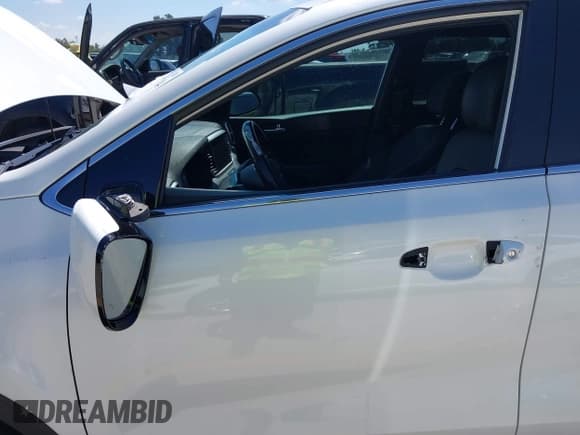 ✅ 2021 Kia Sportage S • VIN: KNDP63AC0M7849792 • Lot: 43281144. Wystawiony na IAAI z przebiegiem 43 254 mil. Bezpłatny archiwum sprzedaży aukcyjnych z USA i szczegółowy raport historii pojazdu na DreamBid. Zdjęcie 6.