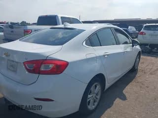 ✅ 2017 Chevrolet Cruze LT • VIN: 1G1BE5SM0H7151987 • Lot: 43077375. Wystawiony na IAAI z przebiegiem 116 298 mil. Bezpłatny archiwum sprzedaży aukcyjnych z USA i szczegółowy raport historii pojazdu na DreamBid. Zdjęcie 4.