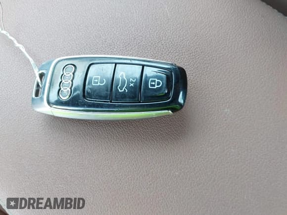 ✅ 2020 Audi A6 Premium Plus • VIN: WAUE8AF21LN089370 • Лот: 43204968. Опубликован ранее на IAAI с пробегом 81 906 миль. Бесплатный доступ к архиву аукционных продаж из США и подробный отчёт об истории автомобиля на DreamBid. Изображение 11.