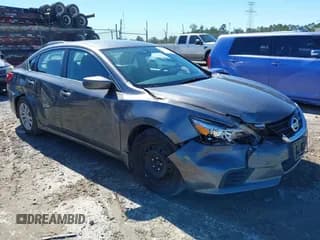 ✅ 2017 Nissan Altima S • VIN: 1N4AL3AP6HC164331 • Lot: 43438815. Wystawiony na IAAI z przebiegiem 43 217 mil. Bezpłatny archiwum sprzedaży aukcyjnych z USA i szczegółowy raport historii pojazdu na DreamBid. Zdjęcie 1.