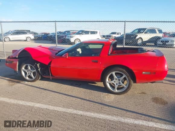 1995 Chevrolet Corvette z VIN 1G1YY22P4S5115975, wystawiony jako IAAI lot #43364512 z przebiegiem 150 676 mil mil oraz . Historia ofert i sprzedaży dostępna na DreamBid. Obrazek 15.