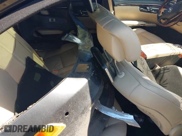 ✅ 2013 Mercedes-Benz S 550 • VIN: WDDNG9EB5DA536447 • Lot: 42589105. Wystawiony na IAAI z przebiegiem Nie podano. Bezpłatny archiwum sprzedaży aukcyjnych z USA i szczegółowy raport historii pojazdu na DreamBid. Zdjęcie 8.