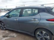 ✅ 2019 Nissan LEAF SL Plus • VIN: 1N4BZ1CP3KC320806 • Lot: 43276731. Wystawiony na IAAI z przebiegiem 61 025 mil. Bezpłatny archiwum sprzedaży aukcyjnych z USA i szczegółowy raport historii pojazdu na DreamBid. Zdjęcie 14.