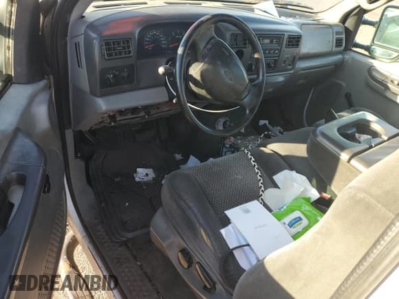 ✅ 2002 Ford F-350 XL • VIN: 1FTSX31S72ED14126 • Lot: 82688484. Wystawiony na Copart z przebiegiem 202 780 mil. Bezpłatny archiwum sprzedaży aukcyjnych z USA i szczegółowy raport historii pojazdu na DreamBid. Zdjęcie 8.