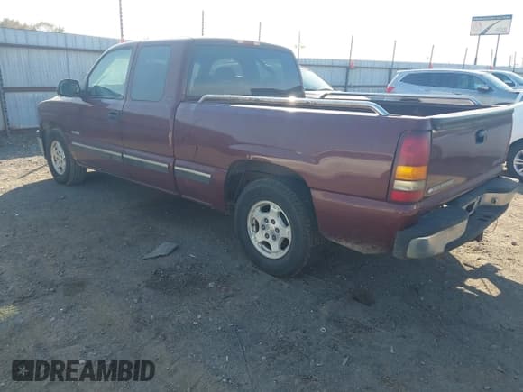 ✅ 2000 Chevrolet Silverado 1500 LS • VIN: 1GCEC19T0YZ115267 • Лот: 43527083. Опубликован ранее на IAAI с пробегом 234 512 миль. Бесплатный доступ к архиву аукционных продаж из США и подробный отчёт об истории автомобиля на DreamBid. Изображение 3.