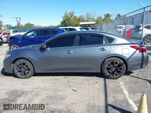 ✅ 2018 Nissan Altima SV • VIN: 1N4AL3APXJC269265 • Lot: 43097679. Wystawiony na IAAI z przebiegiem 146 013 mil. Bezpłatny archiwum sprzedaży aukcyjnych z USA i szczegółowy raport historii pojazdu na DreamBid. Zdjęcie 14.