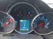 2014 Chevrolet Cruze 1LT z VIN 1G1PC5SB2E7401106, wystawiony jako IAAI lot #43573350 z przebiegiem 108 498 mil mil oraz . Historia ofert i sprzedaży dostępna na DreamBid. Obrazek 7.