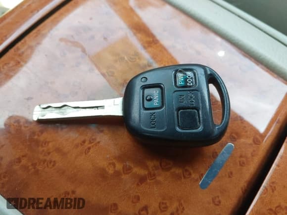 ✅ 2006 Lexus RX 400h • VIN: JTJGW31U160004161 • Лот: 42037974. Опубликован ранее на IAAI с пробегом 209 105 миль. Бесплатный доступ к архиву аукционных продаж из США и подробный отчёт об истории автомобиля на DreamBid. Изображение 11.