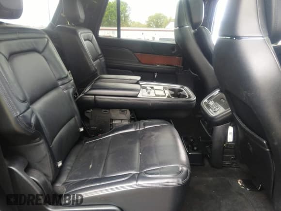 ✅ 2020 Lincoln Navigator Reserve • VIN: 5LMJJ2KT7LEL09677 • Лот: 36246504. Опубликован ранее на IAAI с пробегом Не указан. Бесплатный доступ к архиву аукционных продаж из США и подробный отчёт об истории автомобиля на DreamBid. Изображение 8.