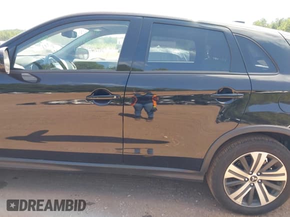 ✅ 2024 Mitsubishi Outlander S • VIN: JA4ARUAUXRU017956 • Lot: 42930841. Listed on IAAI with 17,220 mi. Free auction sales archive from the USA and detailed vehicle history report at DreamBid. Image 14.