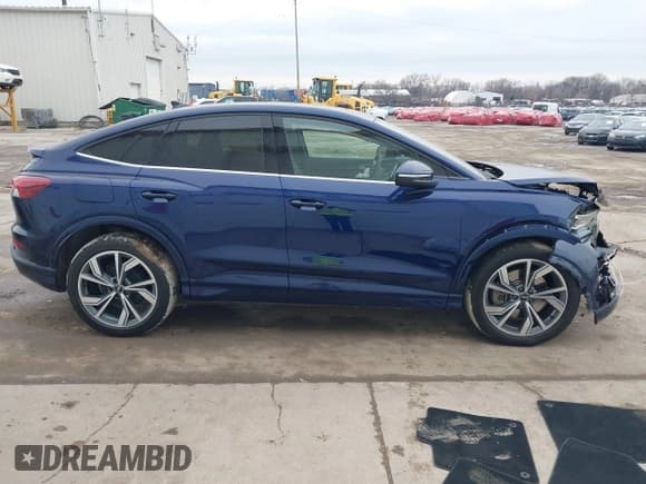 ✅ 2022 Audi Q4 e-tron • VIN: WA112BFZXNP052650 • Lot: 41680744. Listed on IAAI with 25,810 mi. Free auction sales archive from the USA and detailed vehicle history report at DreamBid. Image 14.