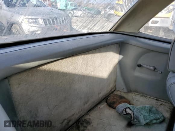 ✅ 1981 Mercedes-Benz 380 SL • VIN: WDBBA45A1BB004630 • Lot: 87215664. Wystawiony na Copart z przebiegiem 8 882 mil. Bezpłatny archiwum sprzedaży aukcyjnych z USA i szczegółowy raport historii pojazdu na DreamBid. Zdjęcie 10.