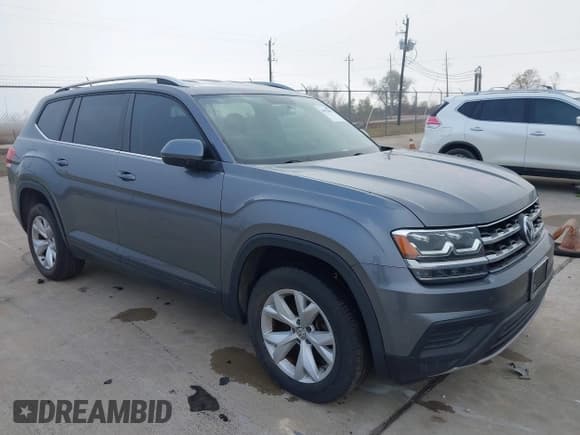 ✅ 2018 Volkswagen Atlas S • VIN: 1V2AP2CA9JC559979 • Lot: 43932041. Wystawiony na IAAI z przebiegiem Nie podano. Bezpłatny archiwum sprzedaży aukcyjnych z USA i szczegółowy raport historii pojazdu na DreamBid. Zdjęcie 1.