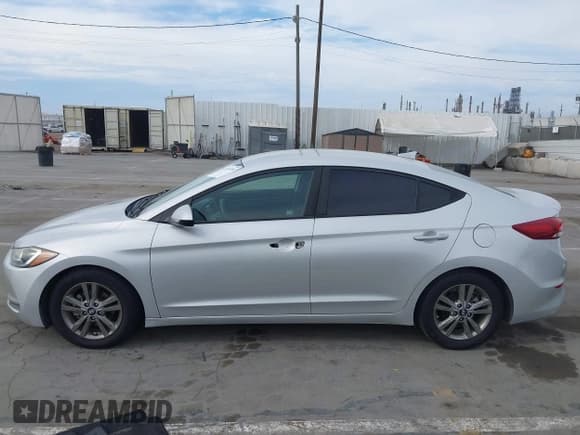 ✅ 2018 Hyundai Elantra Value Edition • VIN: 5NPD84LF1JH362425 • Лот: 43251300. Опубликован ранее на IAAI с пробегом 69 542 миль. Бесплатный доступ к архиву аукционных продаж из США и подробный отчёт об истории автомобиля на DreamBid. Изображение 14.