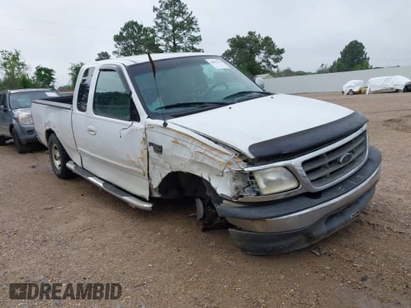 ✅ 2000 Ford F-150 XL • VIN: 1FTRX17LXYNA05021 • Lot: 42092275. Listed on IAAI with 115,979 mi. Free auction sales archive from the USA and detailed vehicle history report at DreamBid. Image 1.