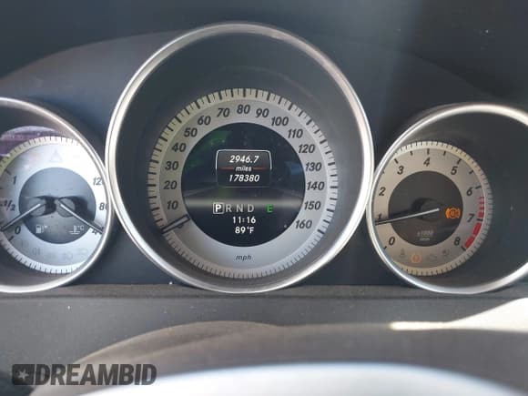 ✅ 2013 Mercedes-Benz C 250 Sport • VIN: WDDGF4HB7DA767103 • Lot: 42780634. Wystawiony na IAAI z przebiegiem 178 380 mil. Bezpłatny archiwum sprzedaży aukcyjnych z USA i szczegółowy raport historii pojazdu na DreamBid. Zdjęcie 7.