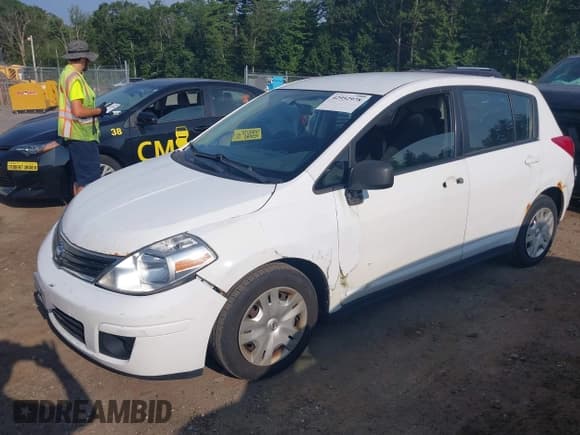 ✅ 2010 Nissan Versa SL • VIN: 3N1BC1CP6AL455845 • Лот: 42952978. Опубликован ранее на IAAI с пробегом 146 595 миль. Бесплатный доступ к архиву аукционных продаж из США и подробный отчёт об истории автомобиля на DreamBid. Изображение 2.