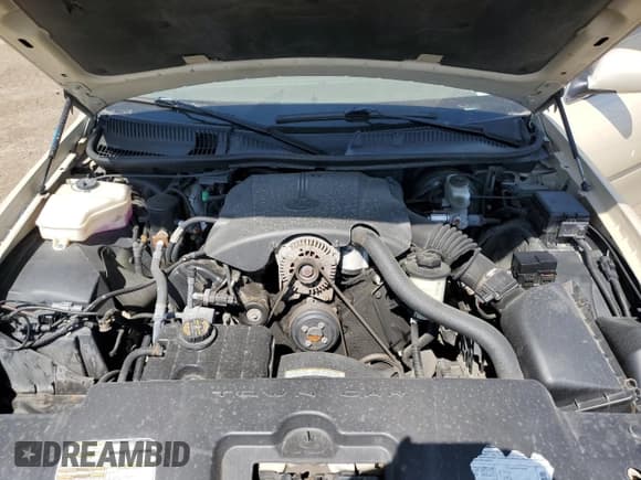 ✅ 1999 Lincoln Town Car Cartier • VIN: 1LNHM83W6XY676840 • Lot: 52985185. Wystawiony na Copart z przebiegiem 140 013 mil. Bezpłatny archiwum sprzedaży aukcyjnych z USA i szczegółowy raport historii pojazdu na DreamBid. Zdjęcie 11.