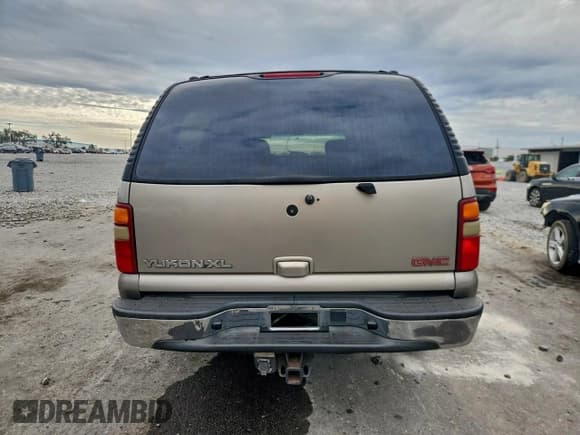 ✅ 2001 GMC Yukon XL SLT • VIN: 3GKFK16T31G167871 • Lot: 95239915. Listed on Copart with Not provided. Free auction sales archive from the USA and detailed vehicle history report at DreamBid. Image 6.