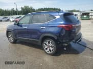 ✅ 2022 Kia Seltos SX • VIN: KNDETCA26N7344817 • Лот: 70635875. Опубликован ранее на Copart с пробегом 95 597 миль. Бесплатный доступ к архиву аукционных продаж из США и подробный отчёт об истории автомобиля на DreamBid. Изображение 2.